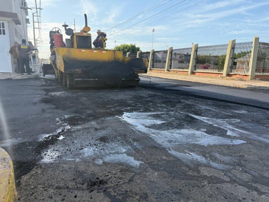 ¡Di Martino inspecciona trabajos! Tres mil 572 toneladas de asfalto coloca la Alcaldía en Cumbres de Maracaibo