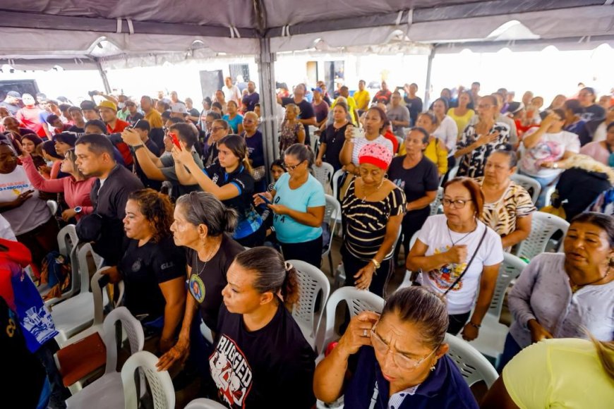    Gobierno Bolivariano y pueblo organizado entregan  escuelas Doña Menca de Leoni y Juan Pablo Pérez Alfonso refaccionadas