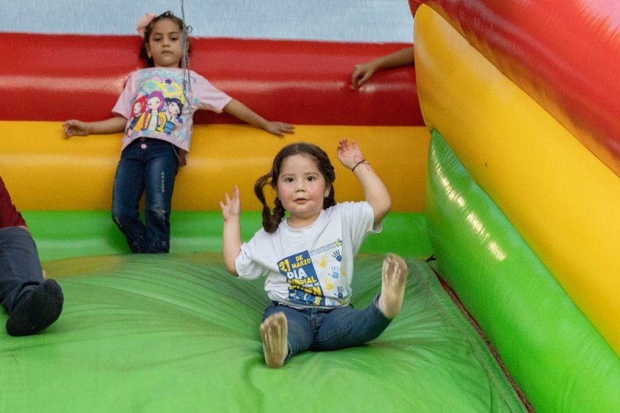 Sonrisas y amor para los niños y niñas con Síndrome de Down