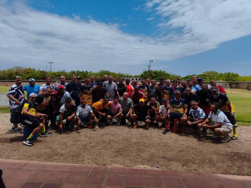 Leyendas y Glorias de Zulia y Falcón midieron tácticas en el fútbol