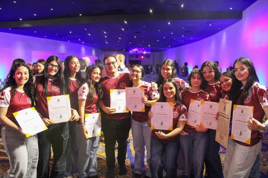 Alcalde Di Martino: “Acompañaremos a talentos en robótica a lograr más triunfos” 