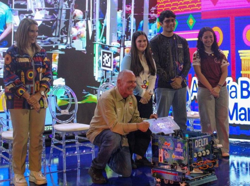 Alcalde Di Martino: “Acompañaremos a talentos en robótica a lograr más triunfos” 