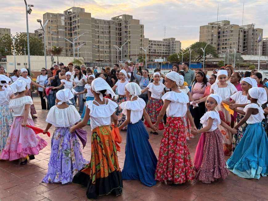 Arte, tambor y poesía: San Francisco celebró su esencia cultural en gran feria artesanal