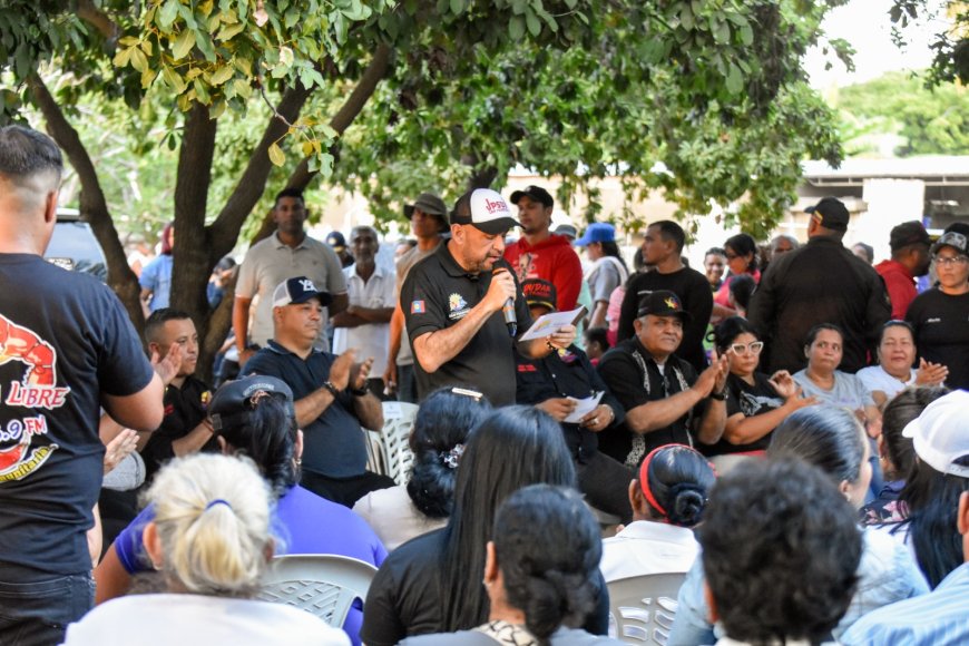 Alcalde Héctor Soto entregó más de 700 láminas de zinc y fortaleció atención a adultos mayores en El Bajo