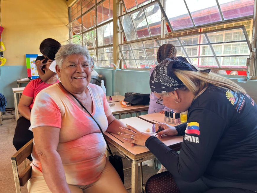 Primera dama de San Francisco despliega jornadas de atención social para las mujeres