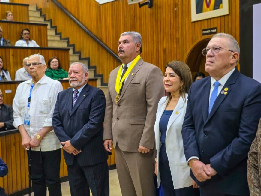 Gobernador Luis Caldera recibe Medalla al Honor al Mérito  de la Facultad de Medicina de LUZ