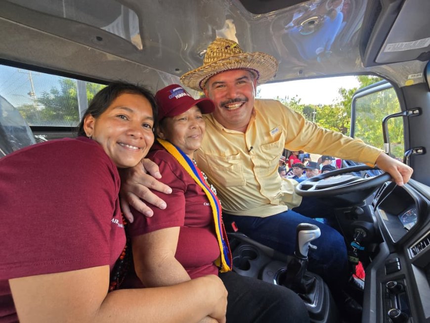 Gobernación del Zulia impulsa nueva gobernanza territorial  con una asamblea y dotación a tres comunas