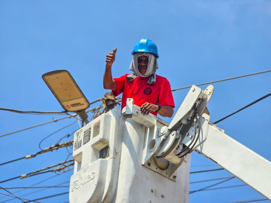 ZULIA: Gobernación ilumina 11 territorios comunales con la instalación de 700 luminarias