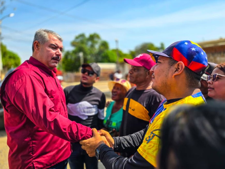 ZULIA: Gobernación ilumina 11 territorios comunales con la instalación de 700 luminarias