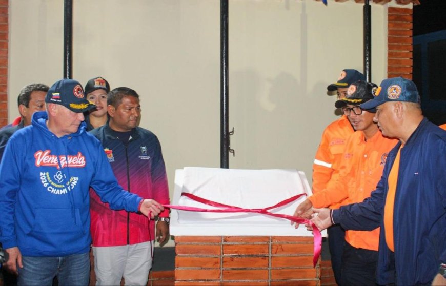 ¡Se entregaron uniformes! Alcaldía de Maracaibo dignifica a funcionarios de PC al rehabilitar su sede