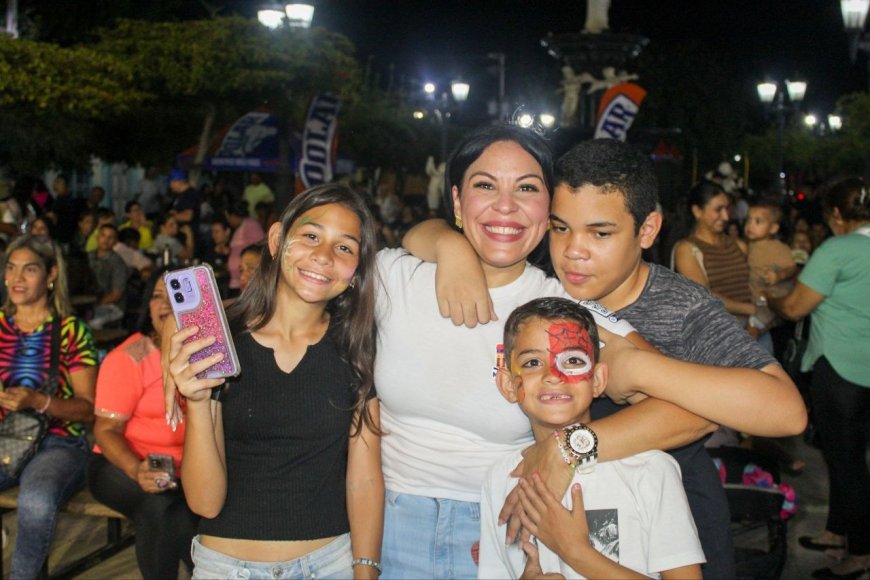 Programa de la Alcaldía de Maracaibo!  Vive la Retreta llenó de gaita y alegría al boulevard de Santa Lucía