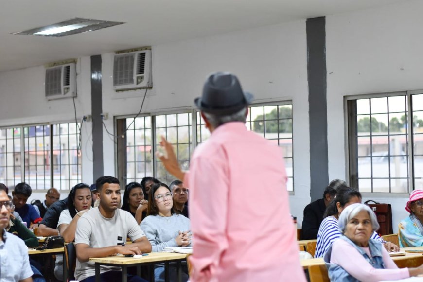 LAUICOM contará con estudios gratuitos de pregrado en Comunicación Política