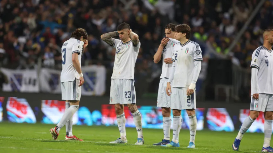 Italia, por tercera vez seguida, fuera de un Mundial de Fútbol