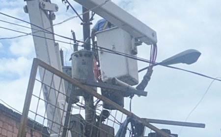 En tiempo récord sustituyeron transformador que explotó en el Callejón de los Pobres