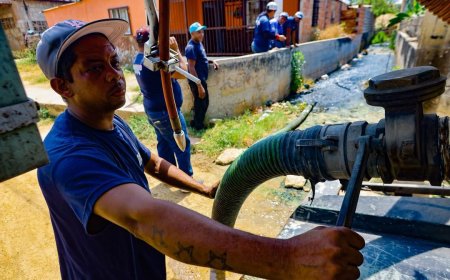 Gobernador Caldera supervisa trabajos en colectores de aguas servidas en Comuna Altos de Jalisco