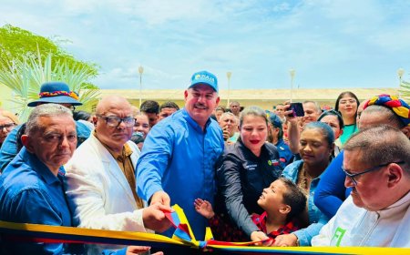 Luis Caldera fomenta desarrollo del municipio Simón Bolívar:  Inauguró auditorio y entrega flota operativa