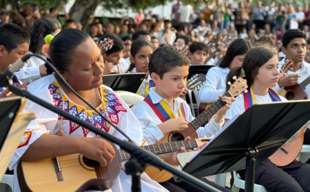 Gobernación del Zulia celebró el Día del Cuatro  con concierto en la plaza Bolívar de Maracaibo