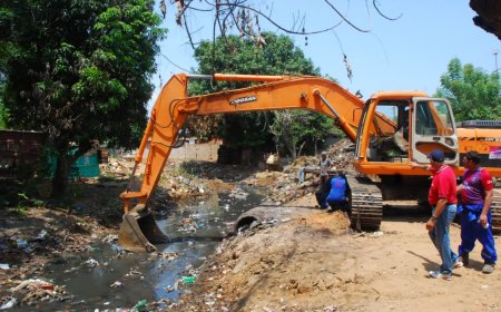 Alcaldía de Maracaibo limpió tramo Brisas del Sur de cañada La Arreaga
