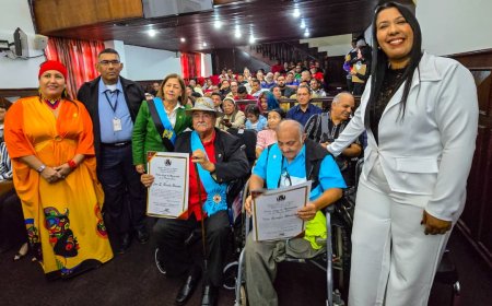 Reconocimiento a los héroes populares