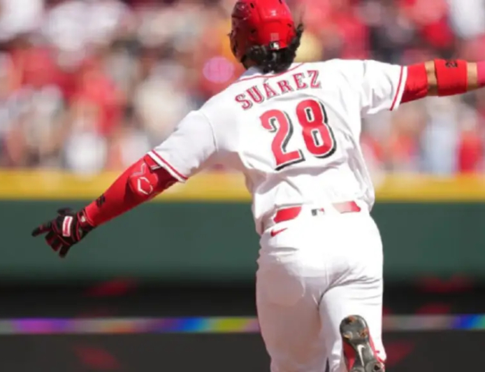 Eugenio la envió a 410 pies, pero los Rojos cayeron