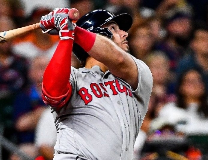 Wilyer Abreu sigue matando la liga, pero los Padres batearon más que Boston