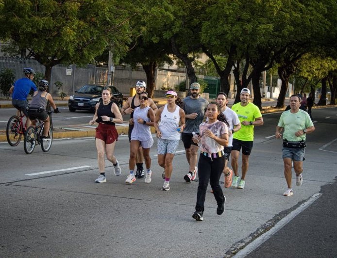 Alcaldia de Maracaibo impulsando el deporte!  ‎Marabinos vibraron en otro domingo de Ciclovía 