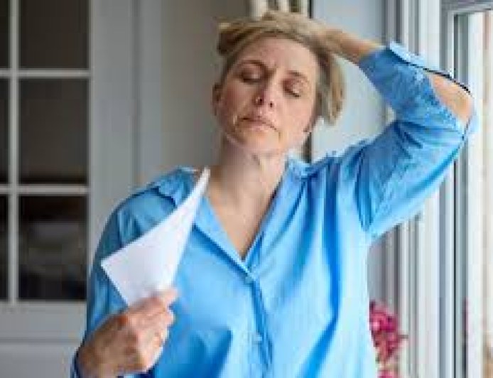 Hay una guía para una menopausia saludable. Lo sabías? 