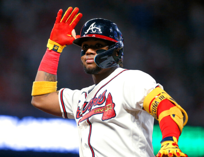 Acuña despertó con par de dobletes