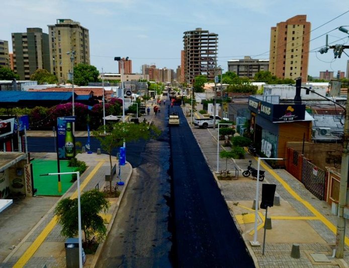 Gobernador Luis Caldera inspecciona avance de los trabajos del Boulevard Avenida 11 de Maracaibo