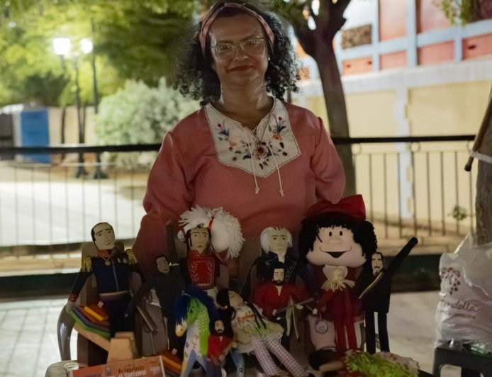 ¡Expositores en Viva la Retreta! Soraima Luzardo: “Muñecas de trapo tejen vínculos de amor por generaciones”
