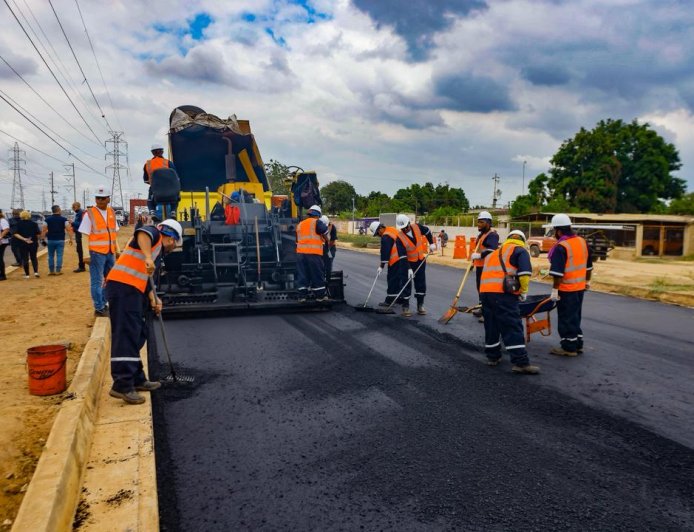 Ministra Faría y gobernador Caldera ejecutan Fase 3 de rehabilitación del corredor vial Hugo Chávez