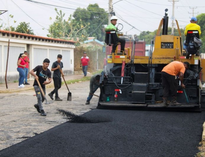  ¡Comunidades con calles dignas! Alcalde Di Martino: “En Los Aceitunos se colocarán 7500 toneladas de asfalto”