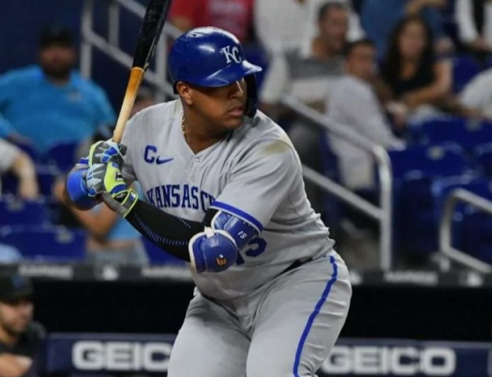 Salvador mandó su tercero a las gradas del Comerica Park
