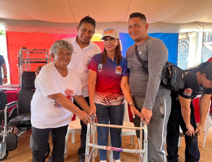 Ayudas humanas y jornada como regalos llevó la Alcaldía de Maracaibo al barrio 19 de Abril