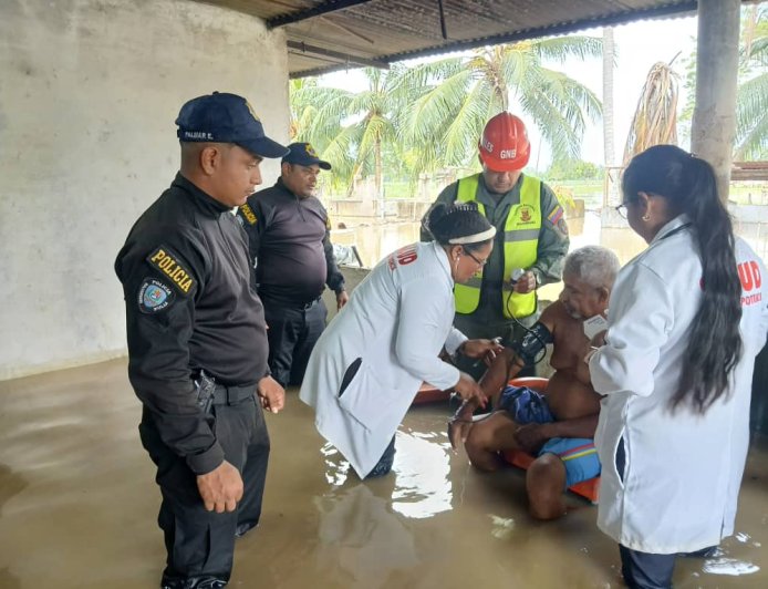 Gobierno bolivariano mantiene despliegue en Sur del Lago para atención de afectados por lluvias