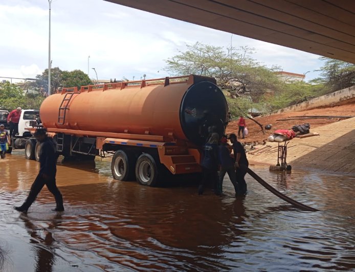Gobernador Luis Caldera activó plan especial de atención ante fuertes lluvias