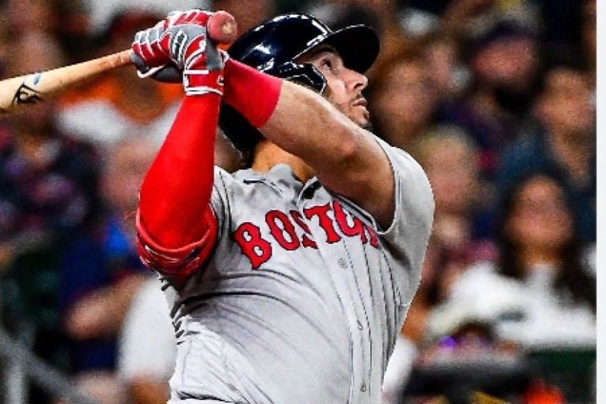 Wilyer Abreu sigue matando la liga, pero los Padres batearon más que Boston