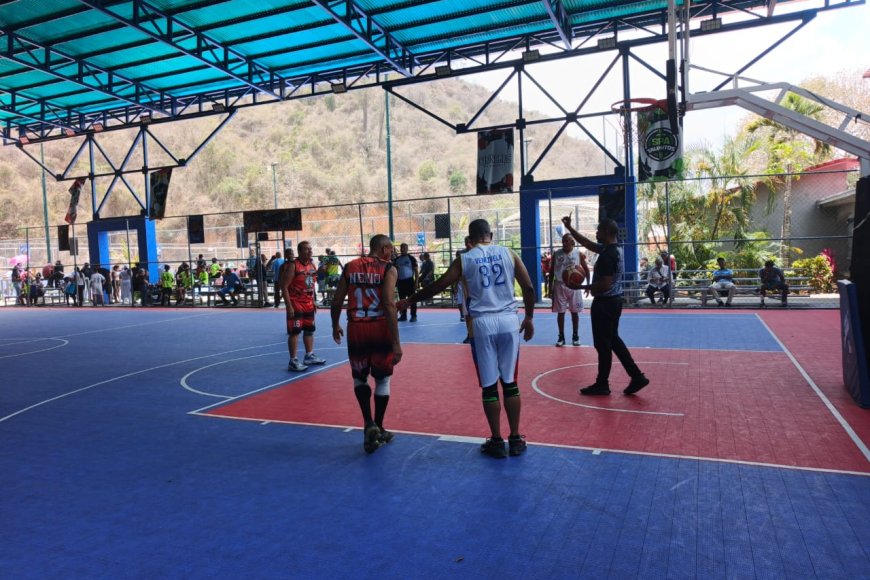 BASQUET DE LA TERCERA EDAD: “Lomas de Urdaneta” y “Somos 23” exponen sus invictos