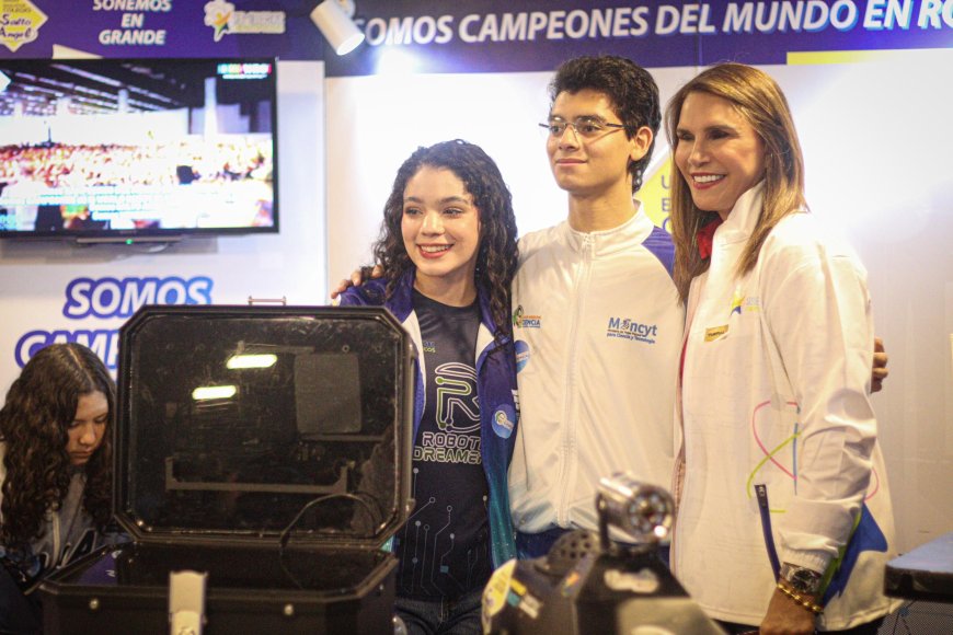 Ana Clara Barboza de Di Martino: “El Zulia va por buen camino en la robótica”