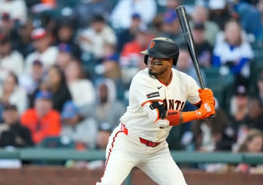 Arráez con su primer triple y subió a .321