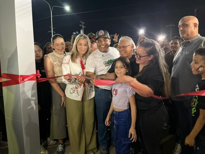 Alcalde Frank Carreño inauguró Primera Parada Inteligente en Cabimas