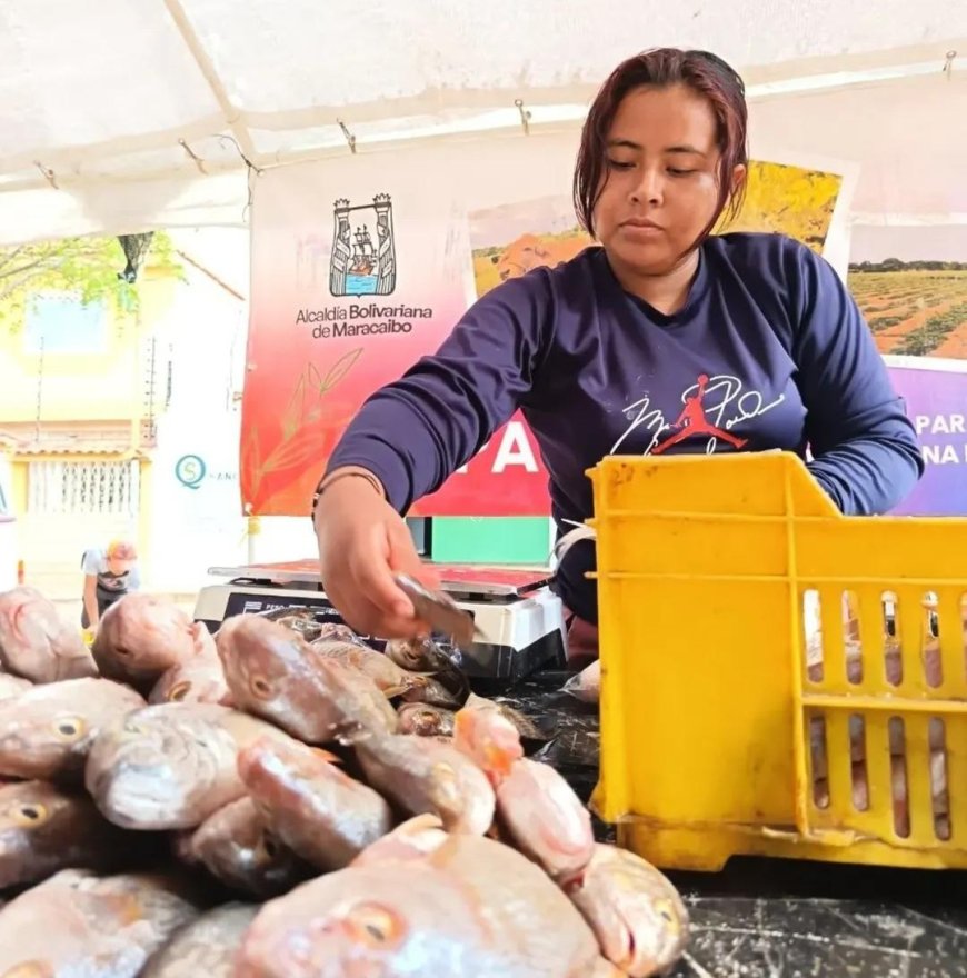 ¡300 familias atendidas! Jornada del pescado llegó a la Urbanización Altos del Sol Amado