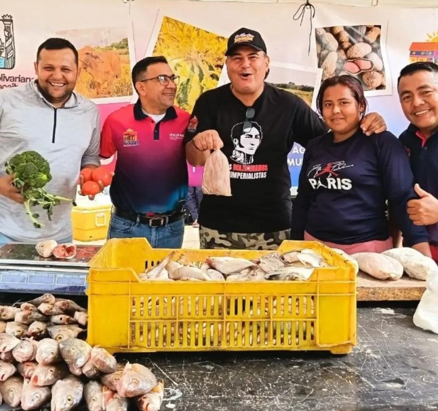¡300 familias atendidas! Jornada del pescado llegó a la Urbanización Altos del Sol Amado