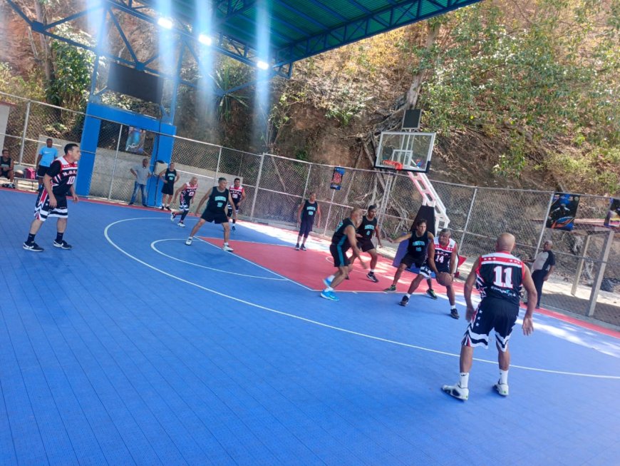 BASQUET MÁSTER: Duelo entre invictos