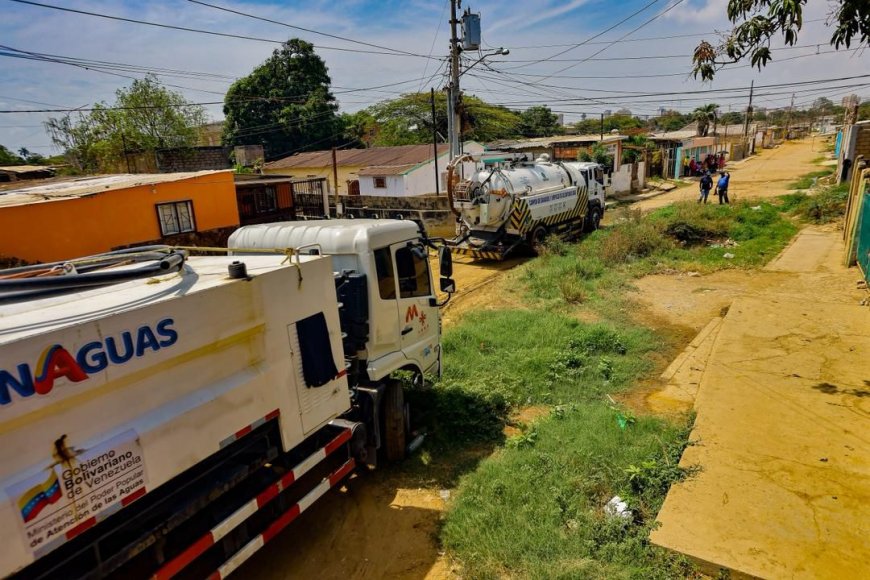 Gobernador Caldera supervisa trabajos en colectores de aguas servidas en Comuna Altos de Jalisco