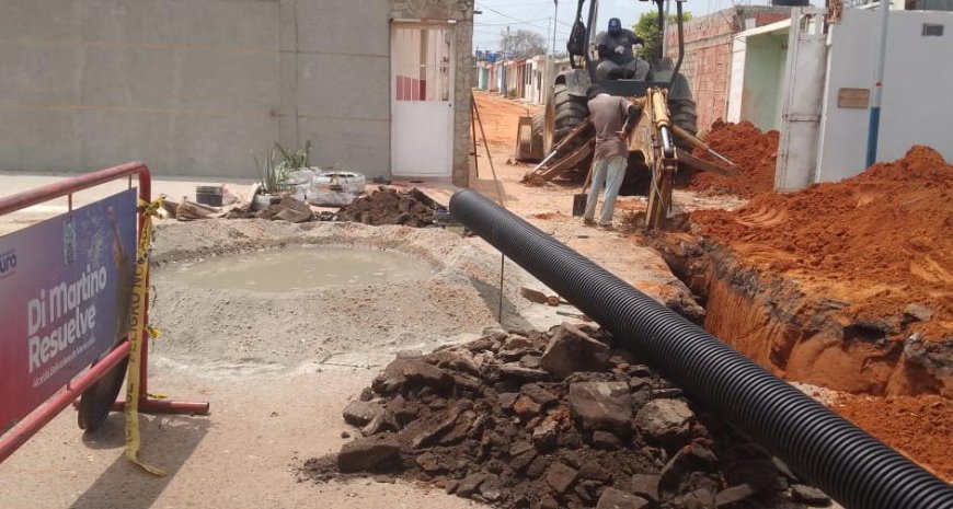 En San Jacinto se colocan también más de 10 mil toneladas de asfalto 