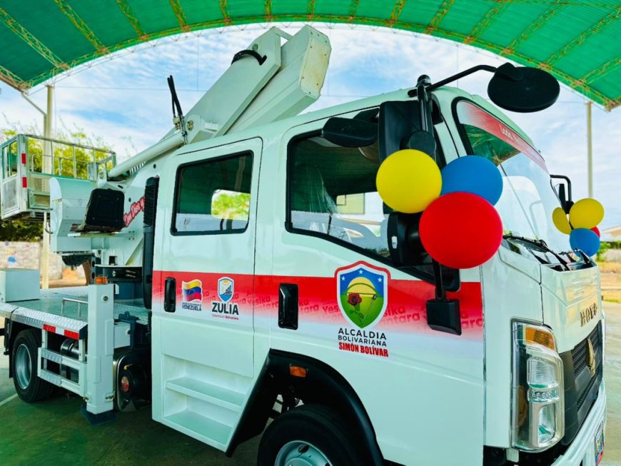 Luis Caldera fomenta desarrollo del municipio Simón Bolívar:  Inauguró auditorio y entrega flota operativa
