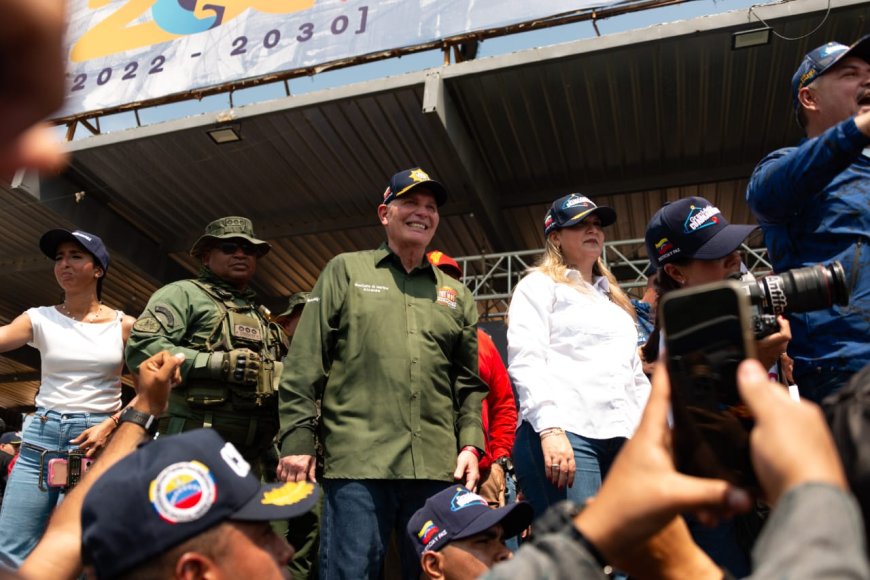 Ministro Diosdado Cabello "Estas camionetas y motos van a ser dirigidas y comandadas por la comuna"