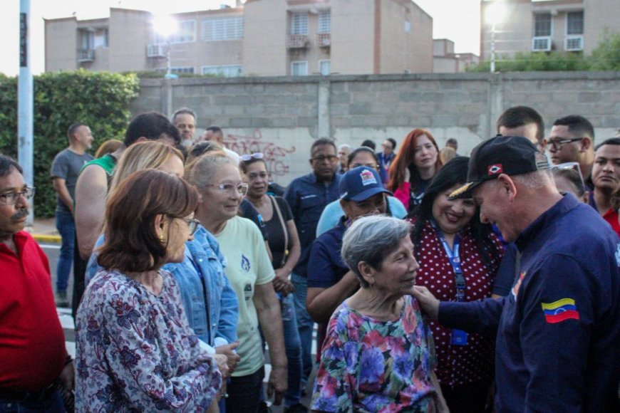 Alcalde Di Martino: "En Cumbres de Maracaibo se ejecutan obras junto al poder popular