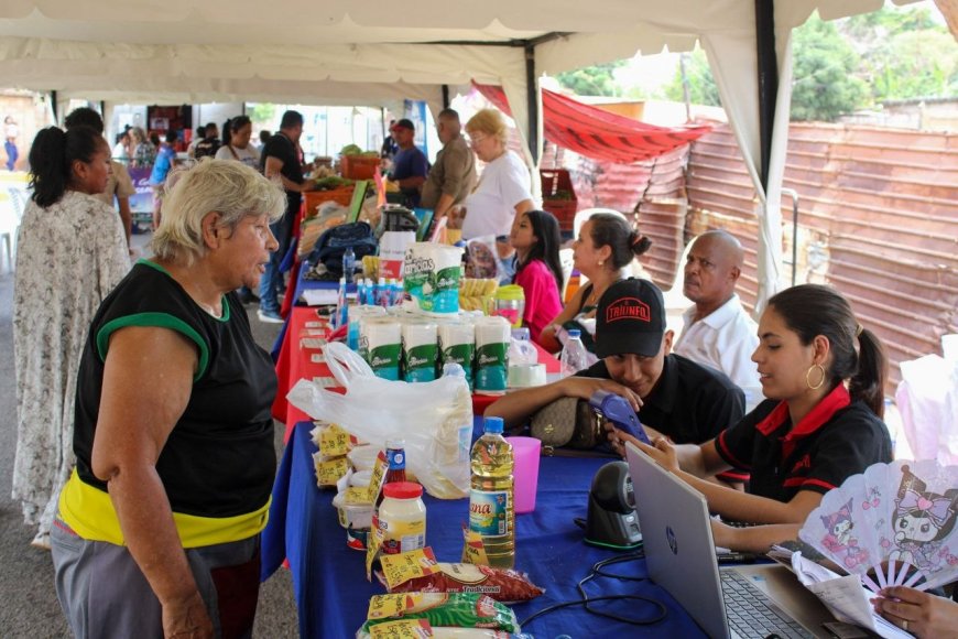 Jornada 100 de mercados populares"El Buen Vivir" de la Alcaldía de Maracaibo para el pueblo